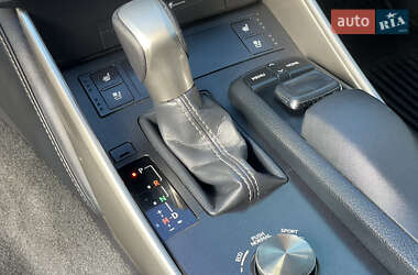 Седан Lexus IS 2014 в 