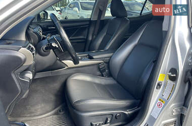 Седан Lexus IS 2014 в 
