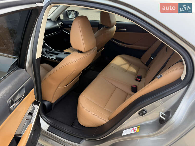 Седан Lexus IS 2015 в Краматорську фото 4 Седан Lexus IS 2015 в Краматорську