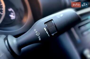 Седан Lexus IS 2017 в 