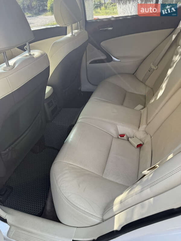 Седан Lexus IS 2011 в Днепре