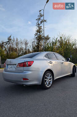 Седан Lexus IS 2011 в 