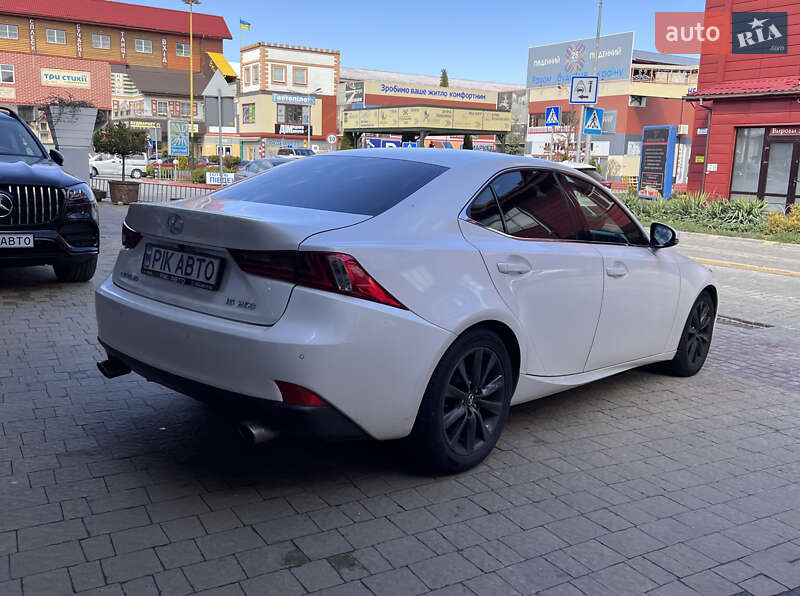Седан Lexus IS 2013 в Львове