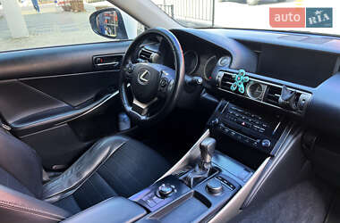 Седан Lexus IS 2013 в 