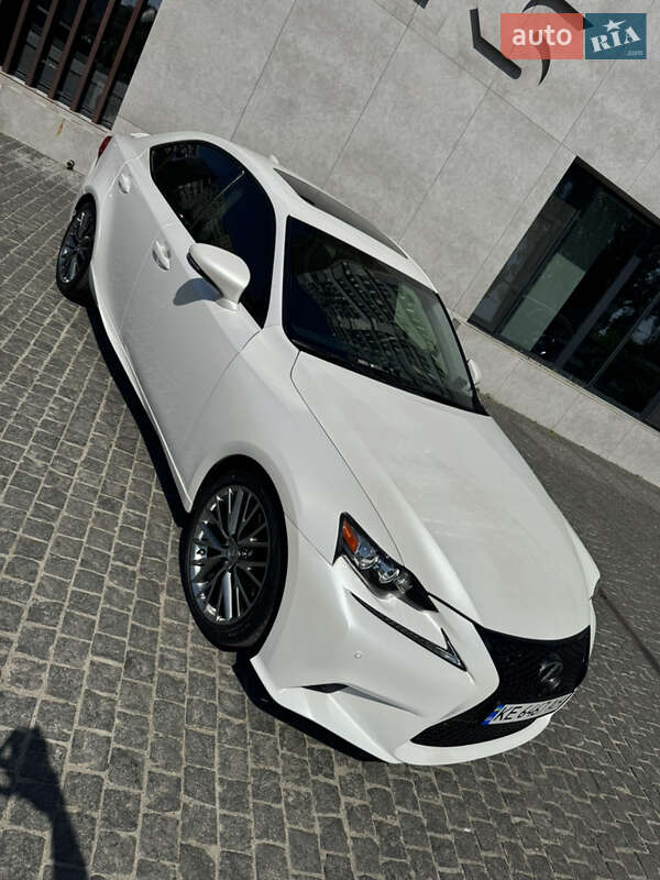 Седан Lexus IS 2016 в Дніпрі