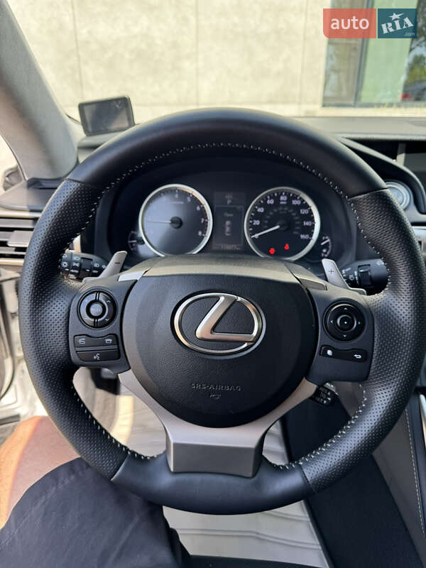 Седан Lexus IS 2016 в Дніпрі