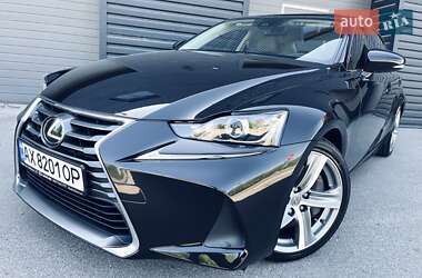 Седан Lexus IS 2017 в 