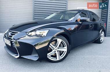 Седан Lexus IS 2017 в 