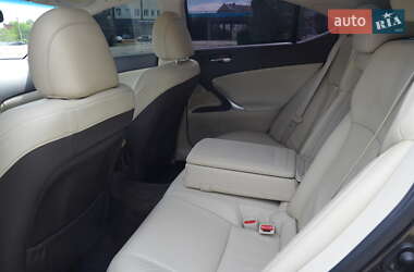 Седан Lexus IS 2010 в 