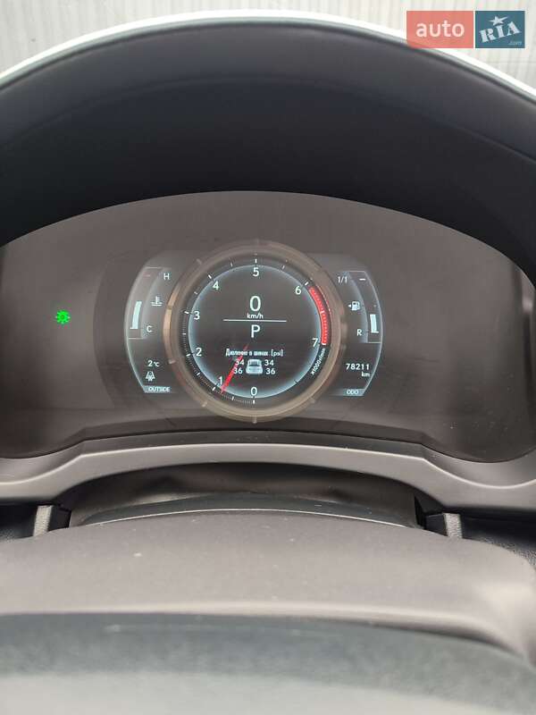 Седан Lexus IS 2016 в Ужгороде