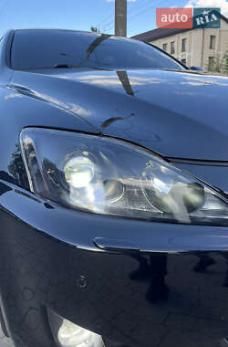 Седан Lexus IS 2006 в 