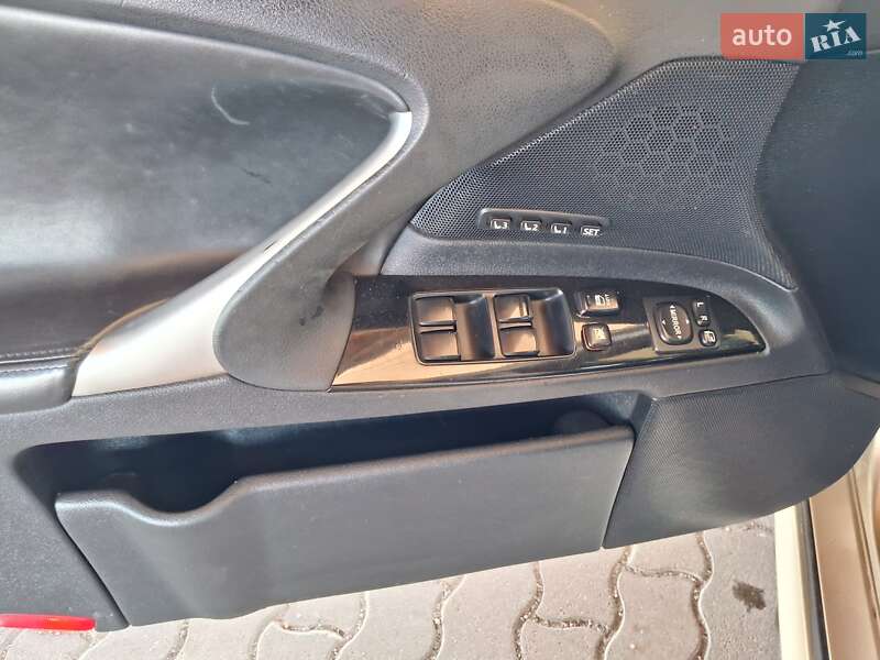 Седан Lexus IS 2006 в Дніпрі