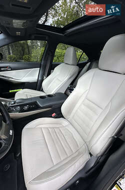Седан Lexus IS 2013 в 