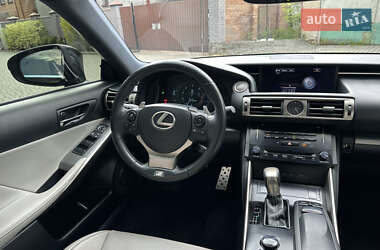 Седан Lexus IS 2013 в 