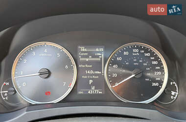 Седан Lexus IS 2021 в 