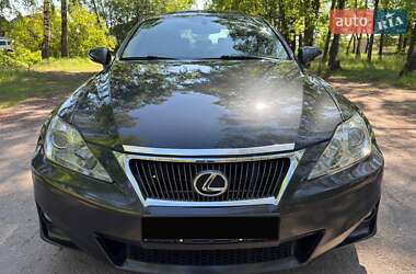 Седан Lexus IS 2012 в 