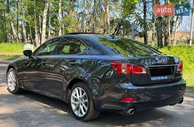 Седан Lexus IS 2012 в 