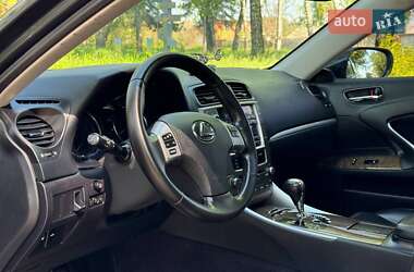 Седан Lexus IS 2012 в 