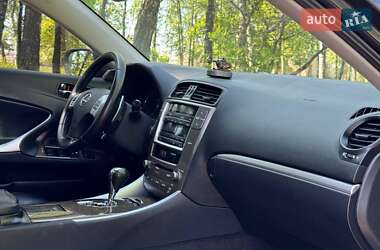 Седан Lexus IS 2012 в 