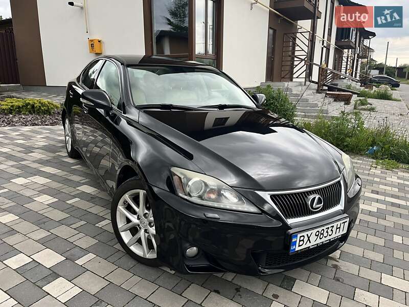 Lexus IS 2011