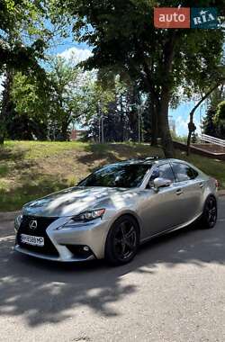 Седан Lexus IS 2015 в 