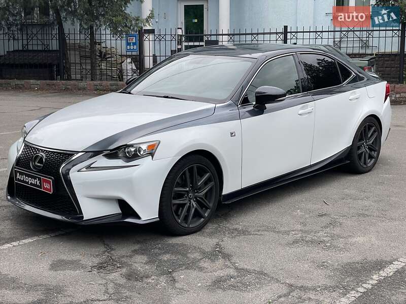 Седан Lexus IS 2016 в 