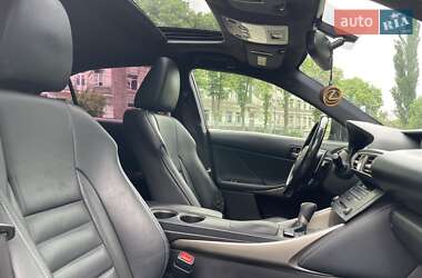 Седан Lexus IS 2016 в 