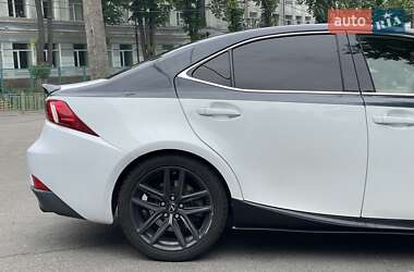 Седан Lexus IS 2016 в 