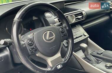Седан Lexus IS 2016 в 