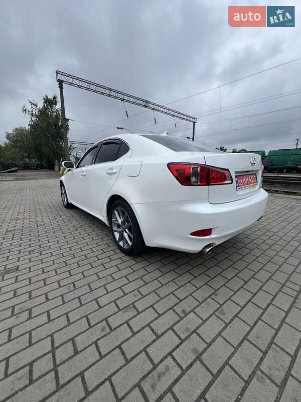 Седан Lexus IS 2012 в Дубно