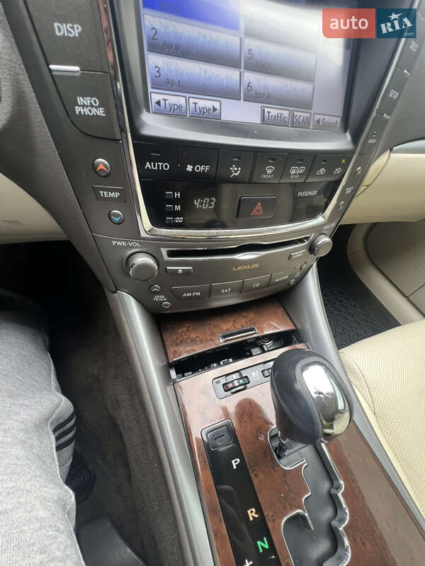 Седан Lexus IS 2012 в Дубно