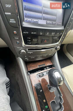 Седан Lexus IS 2012 в 