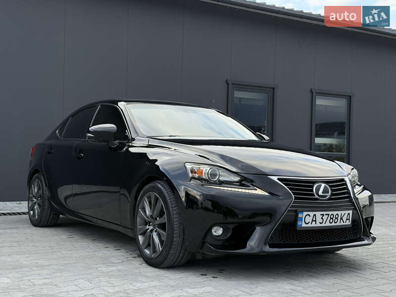 Седан Lexus IS 2014 в Тернополе
