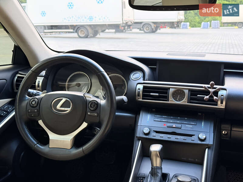 Седан Lexus IS 2014 в Тернополе
