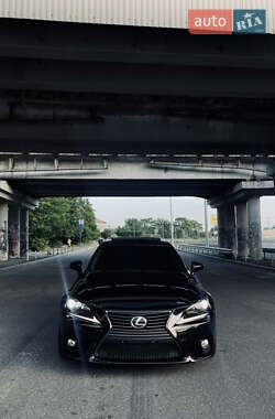 Седан Lexus IS 2013 в 