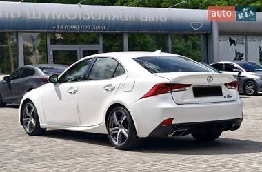 Седан Lexus IS 2017 в 