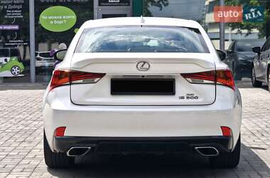 Седан Lexus IS 2017 в 