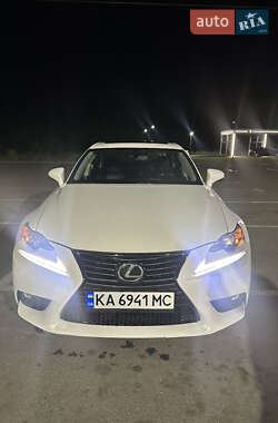 Седан Lexus IS 2015 в Киеве