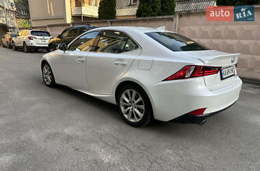 Седан Lexus IS 2015 в 