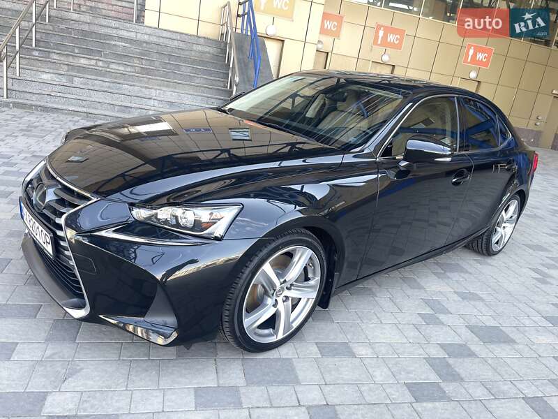 Седан Lexus IS 2017 в Києві