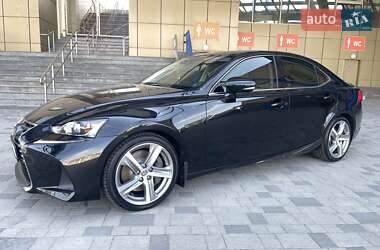 Седан Lexus IS 2017 в 