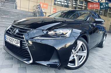 Седан Lexus IS 2017 в 