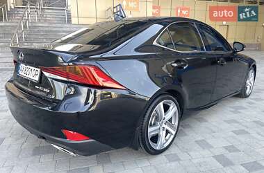 Седан Lexus IS 2017 в 