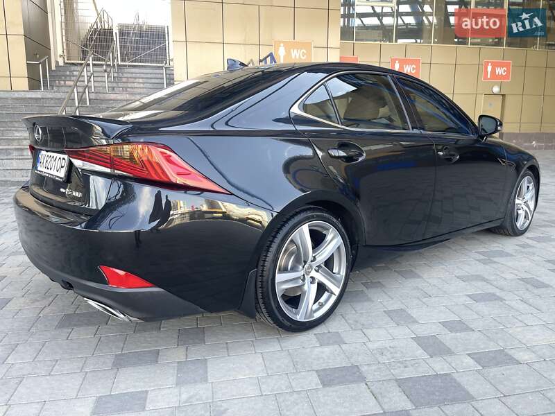 Седан Lexus IS 2017 в Києві