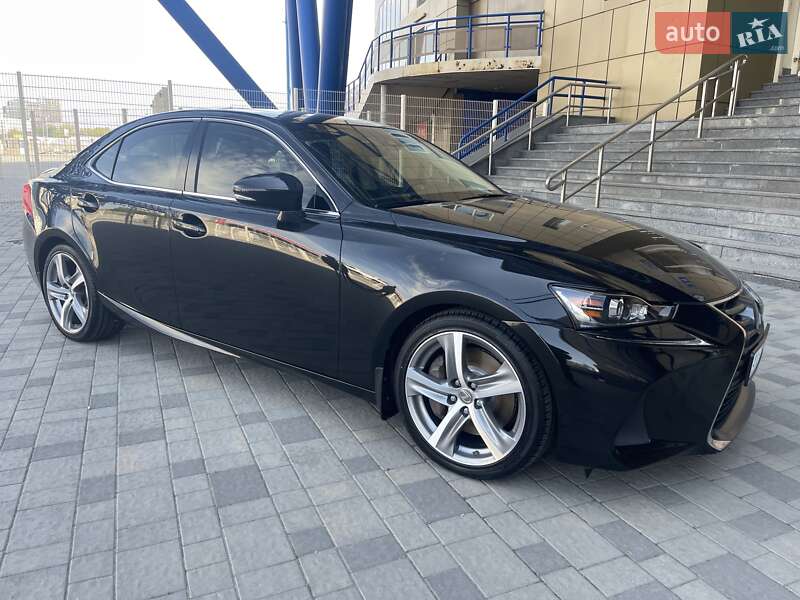 Седан Lexus IS 2017 в Києві