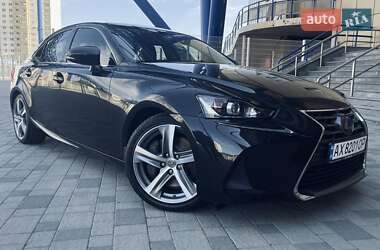 Седан Lexus IS 2017 в 