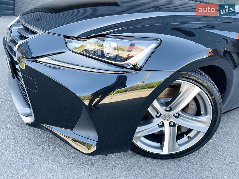Седан Lexus IS 2017 в Києві