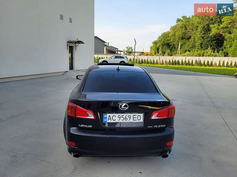 Седан Lexus IS 2010 в Луцке