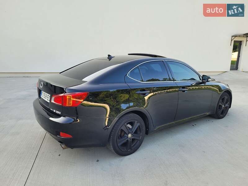 Седан Lexus IS 2010 в Луцке
