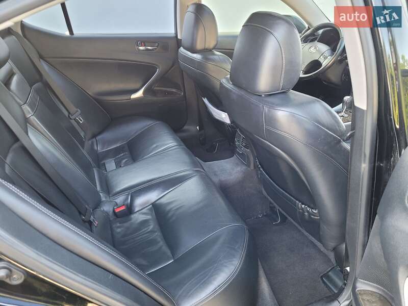 Седан Lexus IS 2010 в Луцке